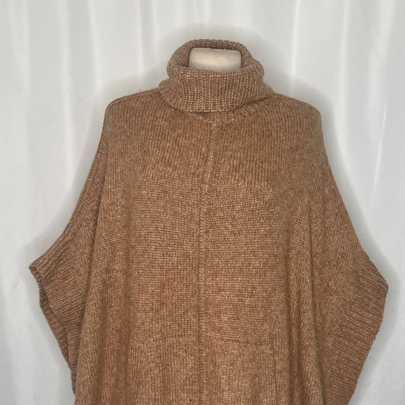 J. CREW Relaxed Turtleneck Poncho Sweater Merino Wool Alpaca Pocket Small Medium - Picture 4 of 15